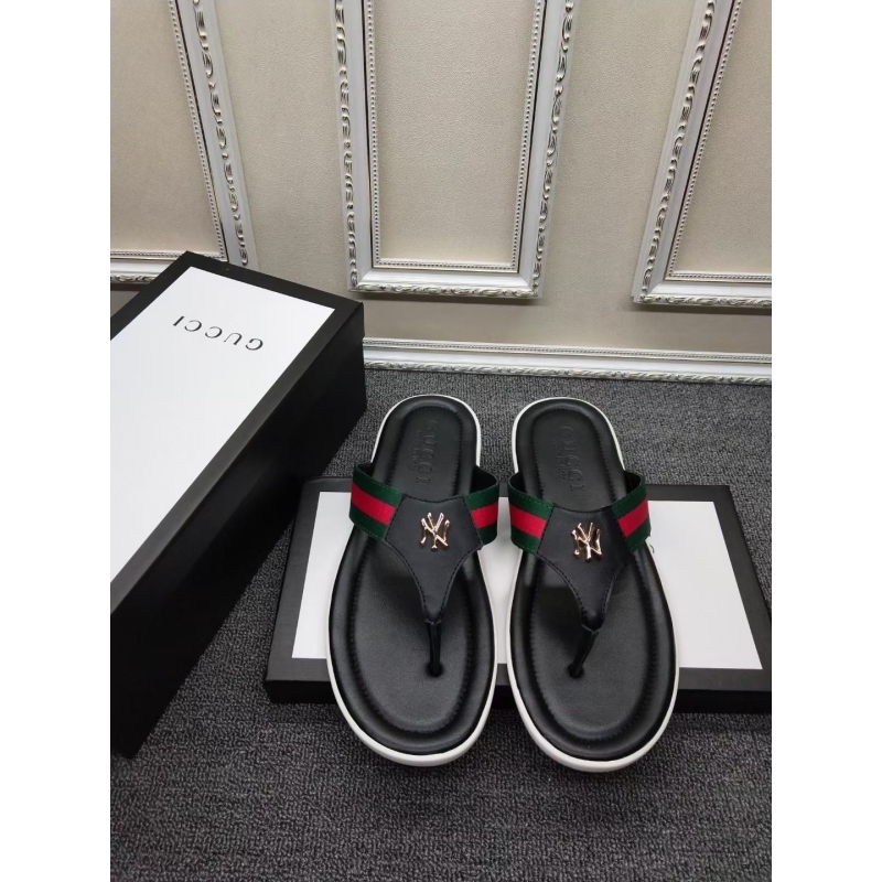 G*u*i slippers